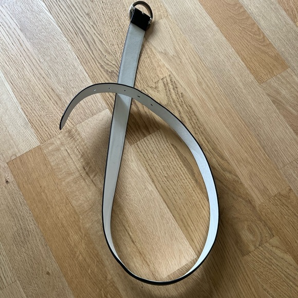 Steve Madden Woman’s Black and White Reversible Belt 41” *Worn Twice* - Picture 6 of 9